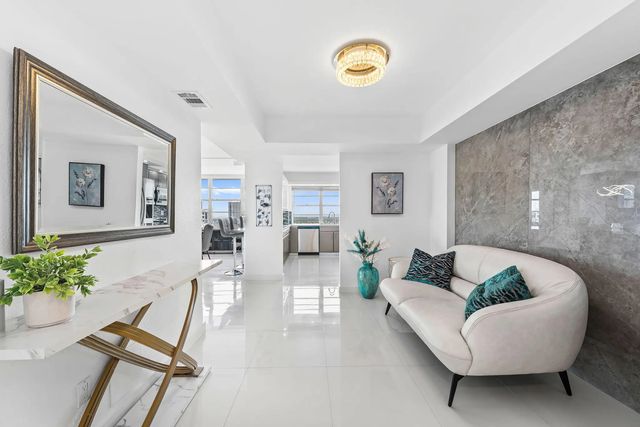 3 of 19 - 2851 Ne 183rd Street #2117, Aventura, FL