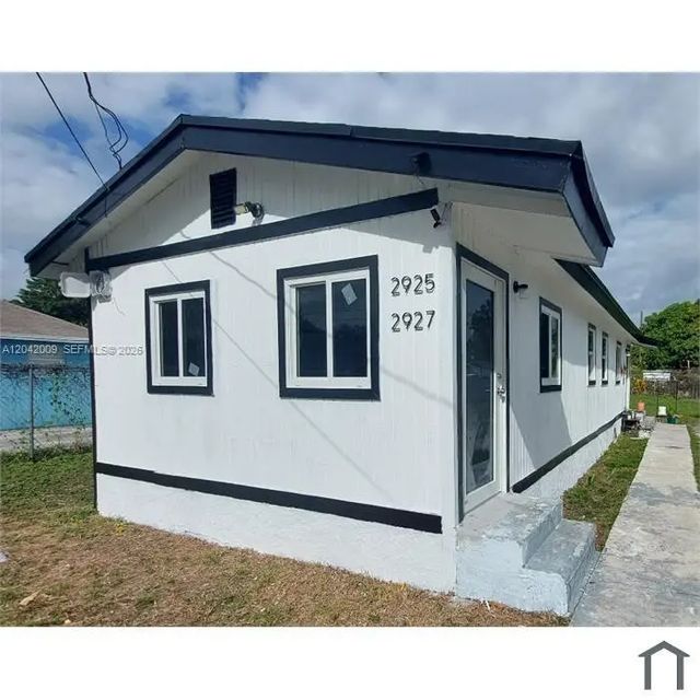 2927 Nw 60th Street, Miami