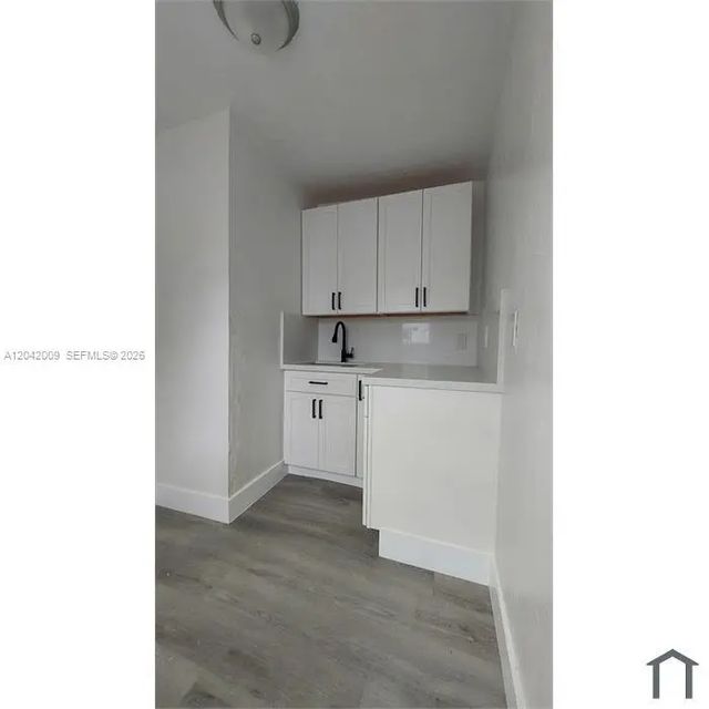 5 of 11 - 2927 Nw 60th Street, Miami, FL