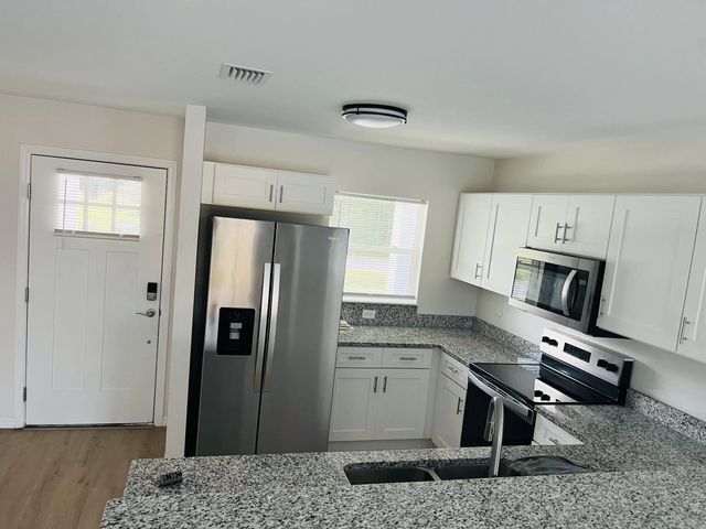 4 of 9 - 7056 San Benito Drive, Sebring, FL