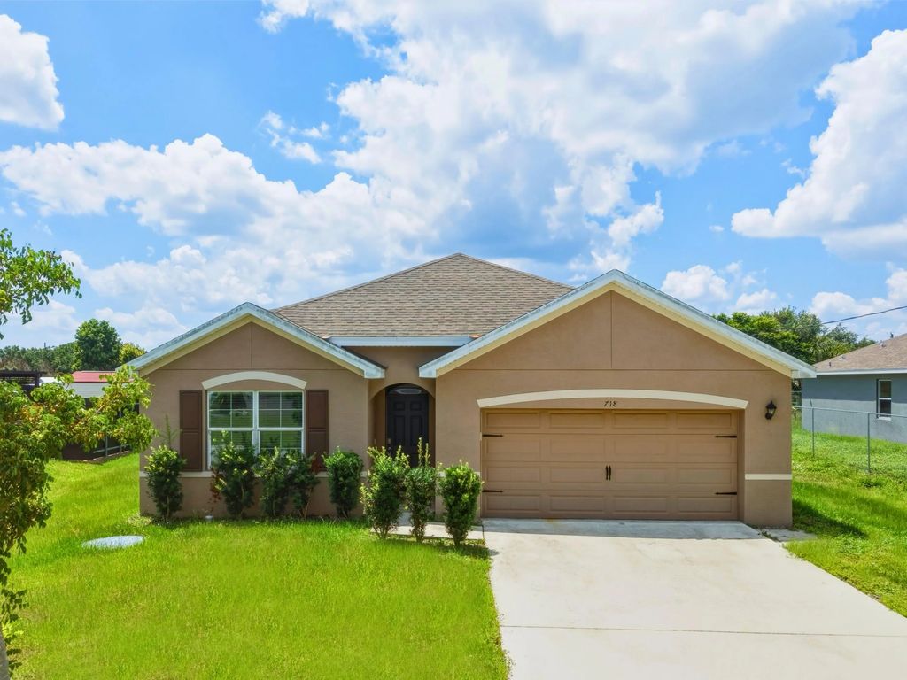 718 Sw Crean Terrace Sw, Port St. Lucie