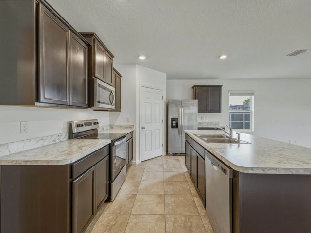 5 of 43 - 718 Sw Crean Terrace Sw, Port St. Lucie, FL