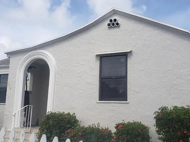 711 Palm Beach Lakes Boulevard, West Palm Beach
