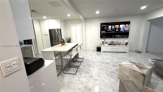 2 of 20 - 1555 Sw 21st Way, Fort Lauderdale, FL