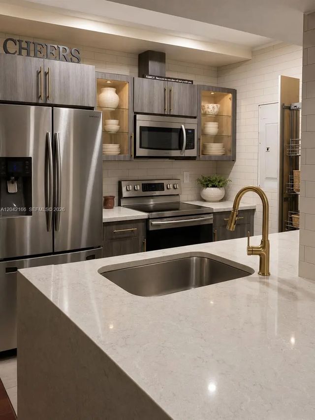 5 of 32 - N/A, Pembroke Pines, FL