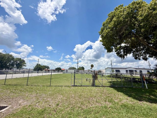 2 of 11 - 203 Sw 3rd Avenue, Okeechobee, FL