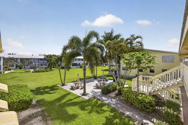 2 of 44 - 111 Sheffield E, West Palm Beach, FL