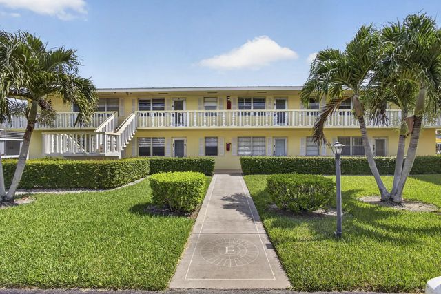 3 of 44 - 111 Sheffield E, West Palm Beach, FL