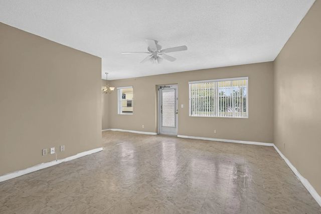 4 of 44 - 111 Sheffield E, West Palm Beach, FL
