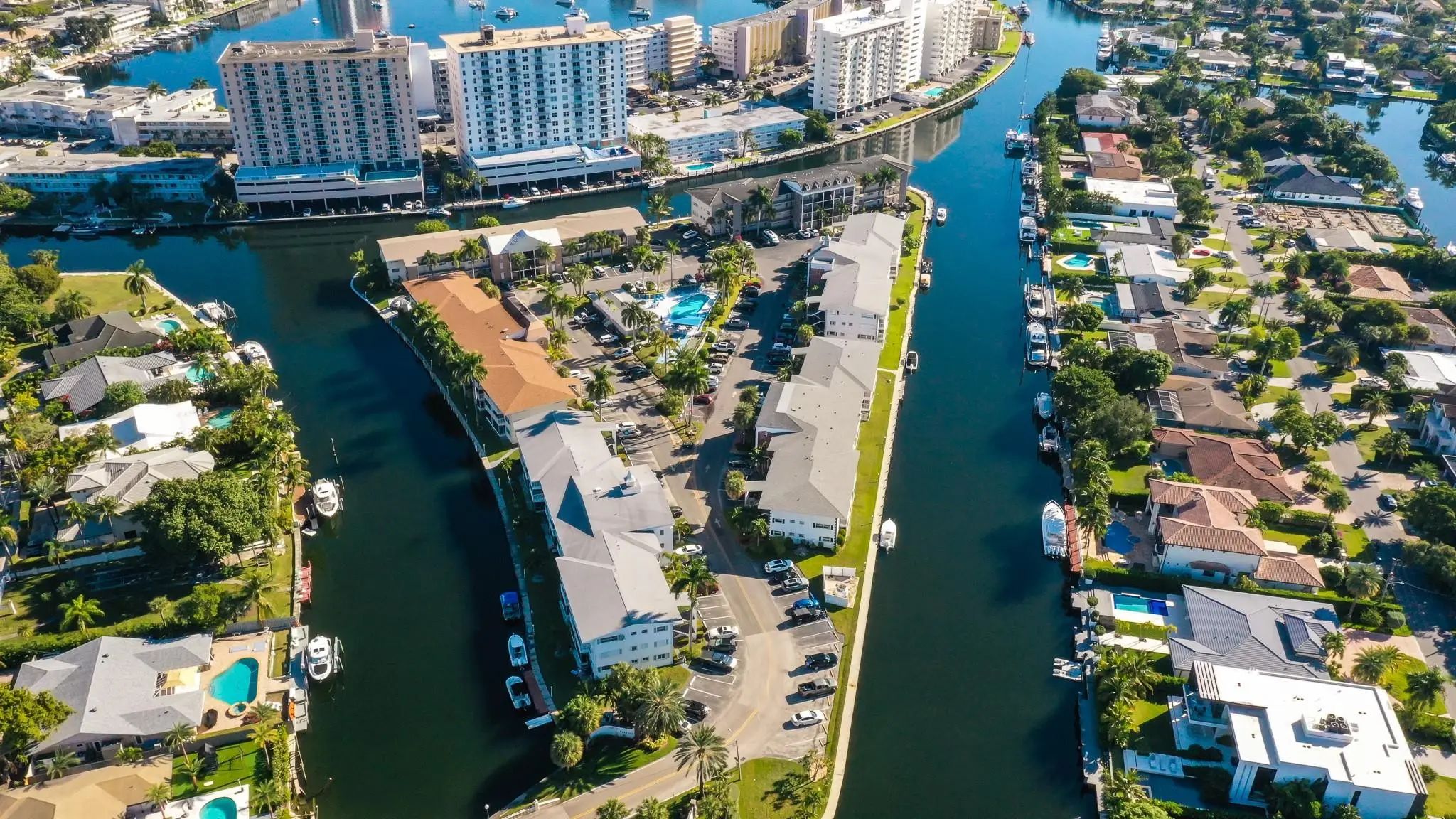 450 Paradise Isle Boulevard, Hallandale Beach
