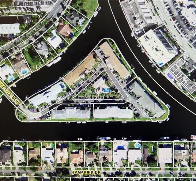 2 of 29 - 450 Paradise Isle Boulevard, Hallandale Beach, FL