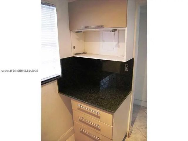 3 of 10 - 701 Euclid Avenue #403, Miami Beach, FL