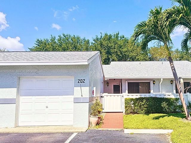 2640 W Gately Drive W #202, West Palm Beach
