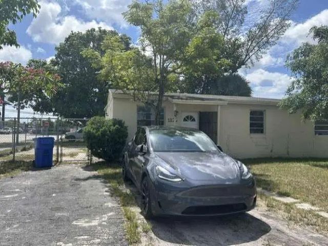 2 of 10 - 1226 Nw 23rd Terrace, Fort Lauderdale, FL