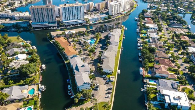 450 Paradise Isle Boulevard, Hallandale Beach