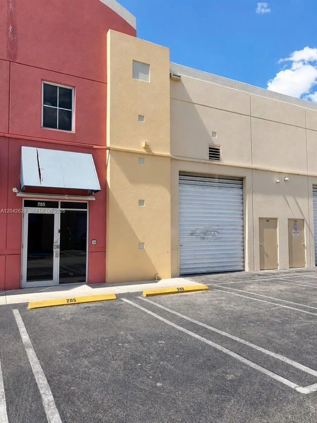 6020 Nw 99th Avenue #205, Doral