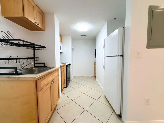 5 of 12 - 2630 Sw 28th Street #44, Miami, FL