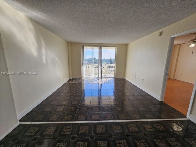 15600 Nw 7th Avenue #704, Miami