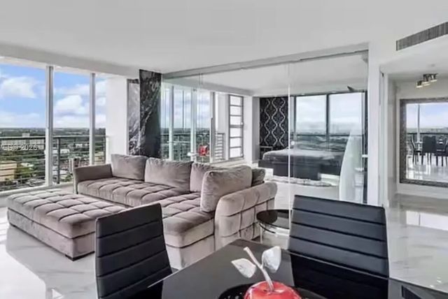 3 of 16 - 1720 Harrison Street #15a, Hollywood, FL