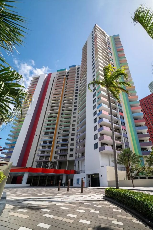 2 of 81 - 1581 Brickell Avenue #ph104, Miami, FL
