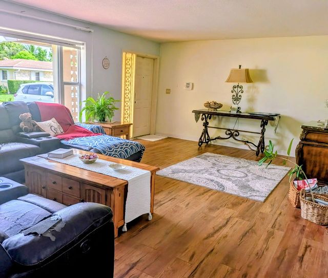 2 of 19 - 4914 Nw 49th Road, Tamarac, FL