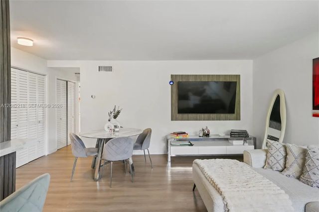 3 of 39 - 1614 West Avenue #203, Miami Beach, FL