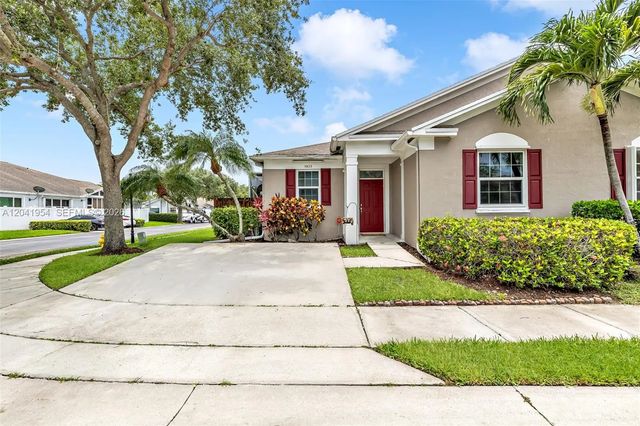 3 of 36 - 5823 Plum Harbor Circle, Tamarac, FL