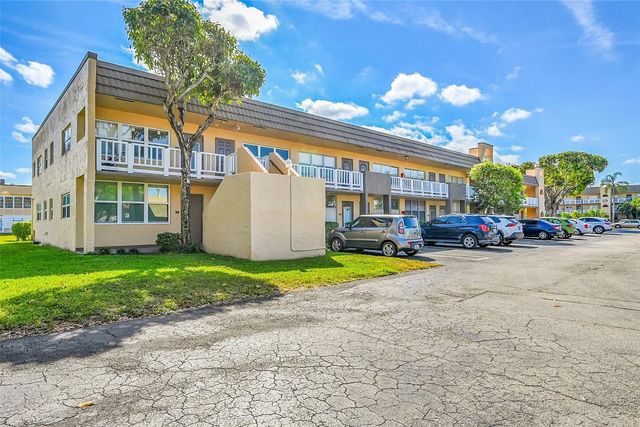 5 of 35 - 9101 Sunrise Lakes Boulevard #206, Sunrise, FL