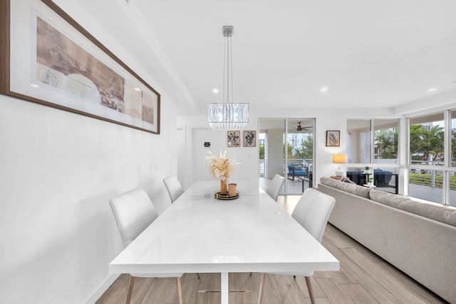 2 of 34 - 51 Se 19th Avenue #303, Deerfield Beach, FL