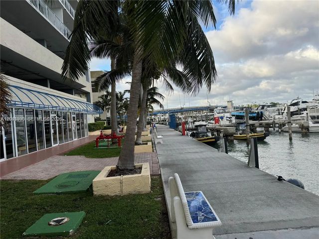 7601 E Treasure Drive #cu-9a, North Bay Village