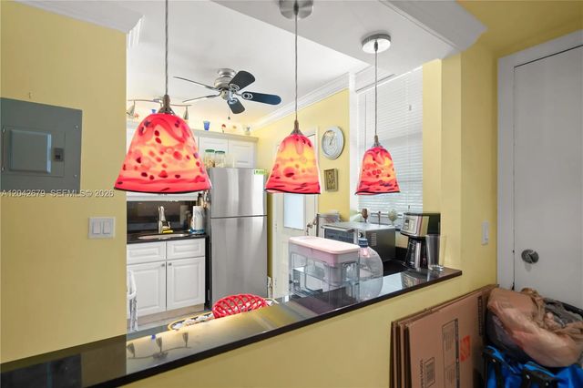 2851 Leonard Drive #j210, Aventura
