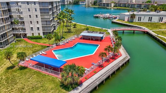 5 of 25 - 2851 Leonard Drive #j210, Aventura, FL