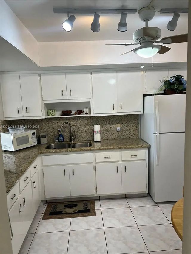 1351 Ne Miami Gardens Drive #222e, Miami