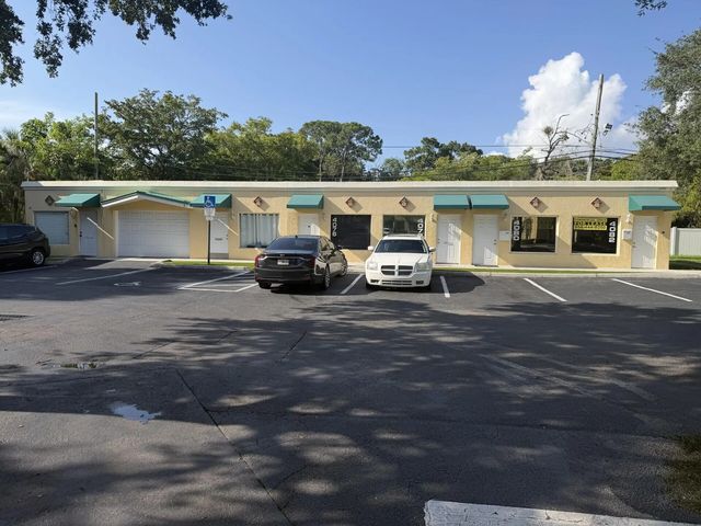 4074 W Broward Boulevard, Plantation