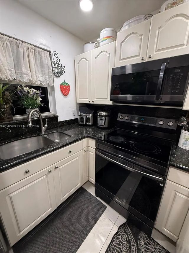 3 of 20 - 4100 Crystal Lake Drive #111, Deerfield Beach, FL