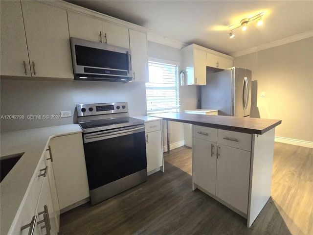 2 of 28 - 914 Sw 8th Avenue #57, Gainesville, FL