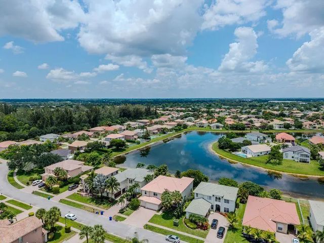 2 of 39 - 163 Bella Vista Way, Royal Palm Beach, FL