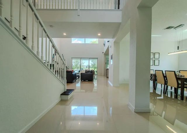 3 of 39 - 163 Bella Vista Way, Royal Palm Beach, FL