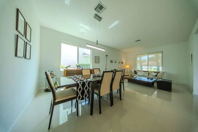4 of 39 - 163 Bella Vista Way, Royal Palm Beach, FL