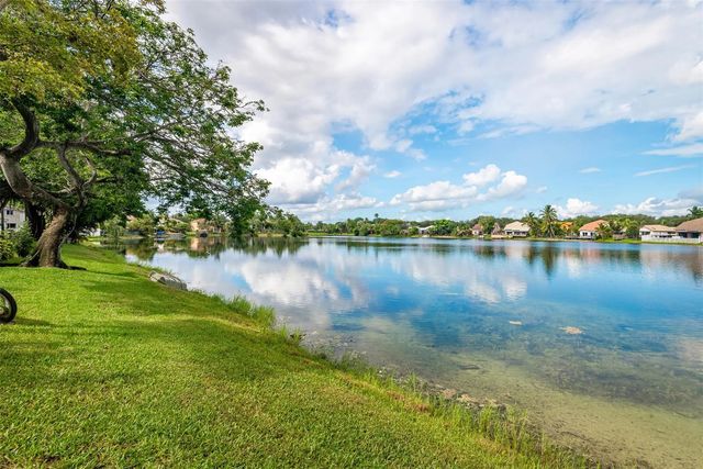 4 of 29 - 2849 S Belmont Lane S, Cooper City, FL
