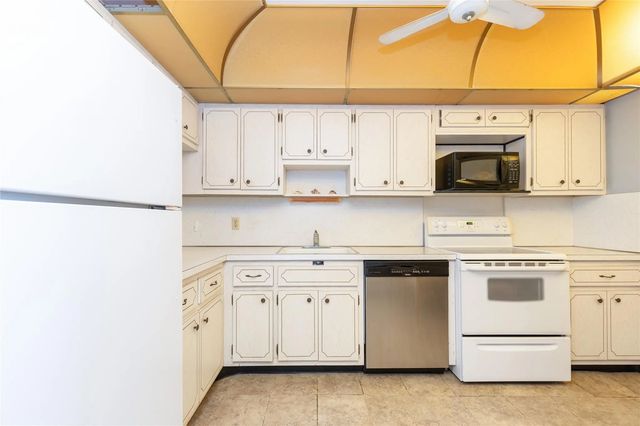 5 of 27 - 2731 Ne 14th St Causeway #121, Pompano Beach, FL