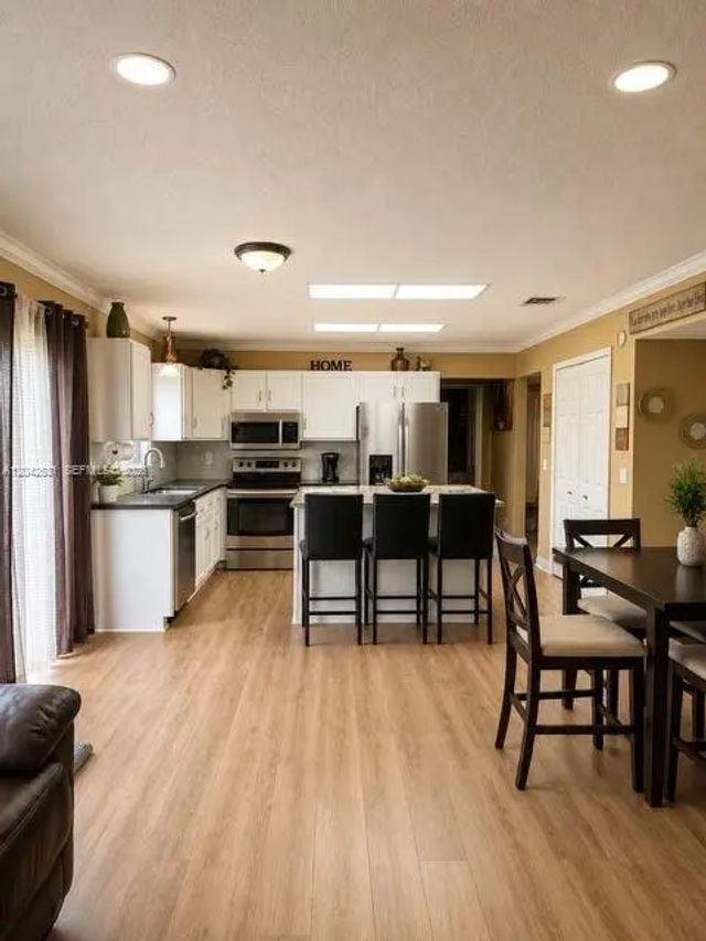 3 of 18 - 4351 Leicester Court, West Palm Beach, FL