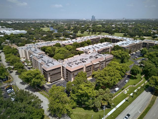 2 of 39 - 2818 N 46th Avenue #k387, Hollywood, FL
