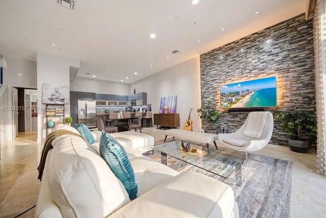 2 of 82 - 710 Ne 3rd Avenue, Fort Lauderdale, FL