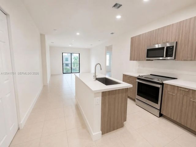 2 of 32 - 4636 Nw 84th Avenue #45, Doral, FL