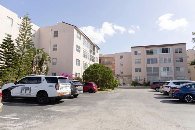 2851 Somerset Drive #116, Lauderdale Lakes