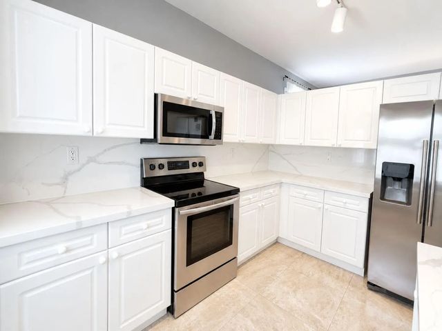 3 of 21 - 6937 Turtle Bay Terrace, Lake Worth, FL