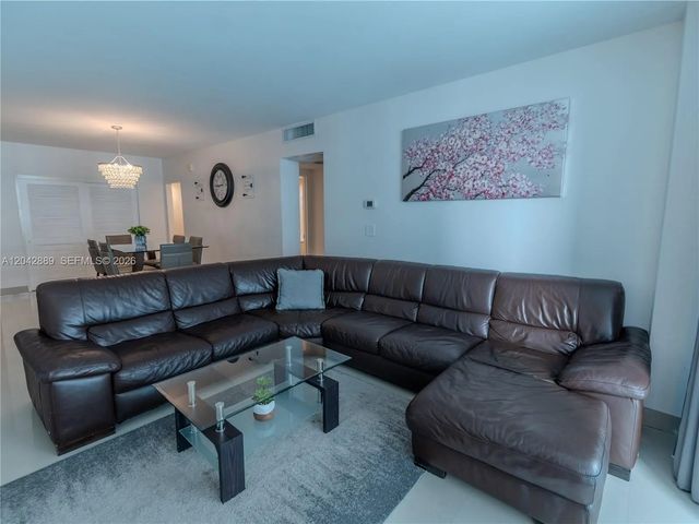 5 of 31 - 4001 S Ocean Drive #8j, Hollywood, FL