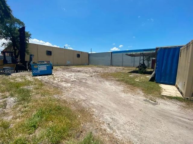 3367 Nw 68th Street, Miami