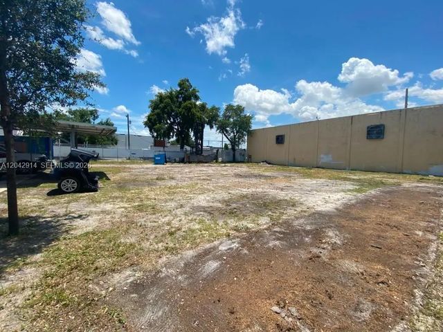 2 of 6 - 3367 Nw 68th Street, Miami, FL